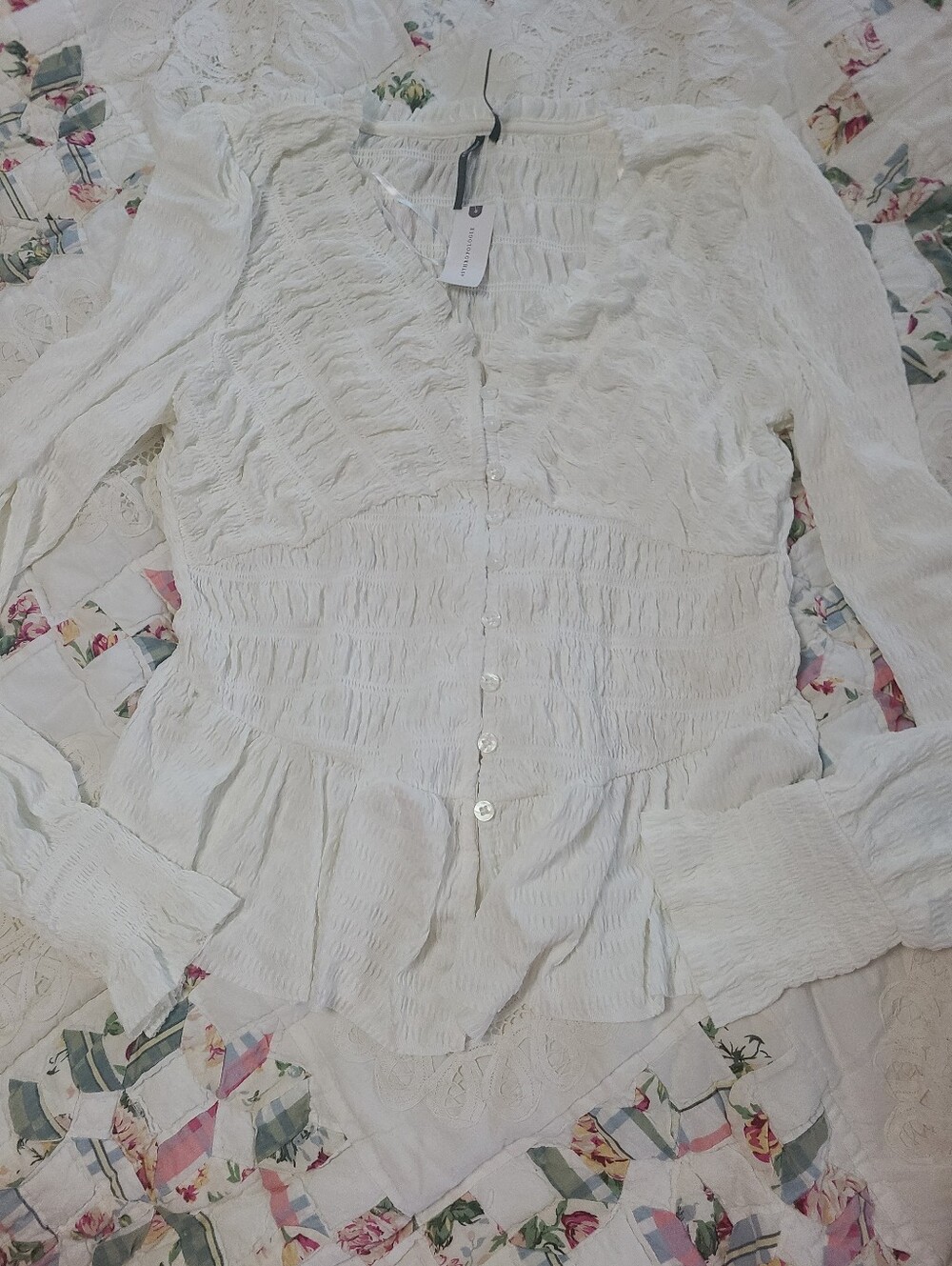 By Anthropologie Long-Sleeve Smocked V-Neck Top Large NWT - Picture 7 of 7